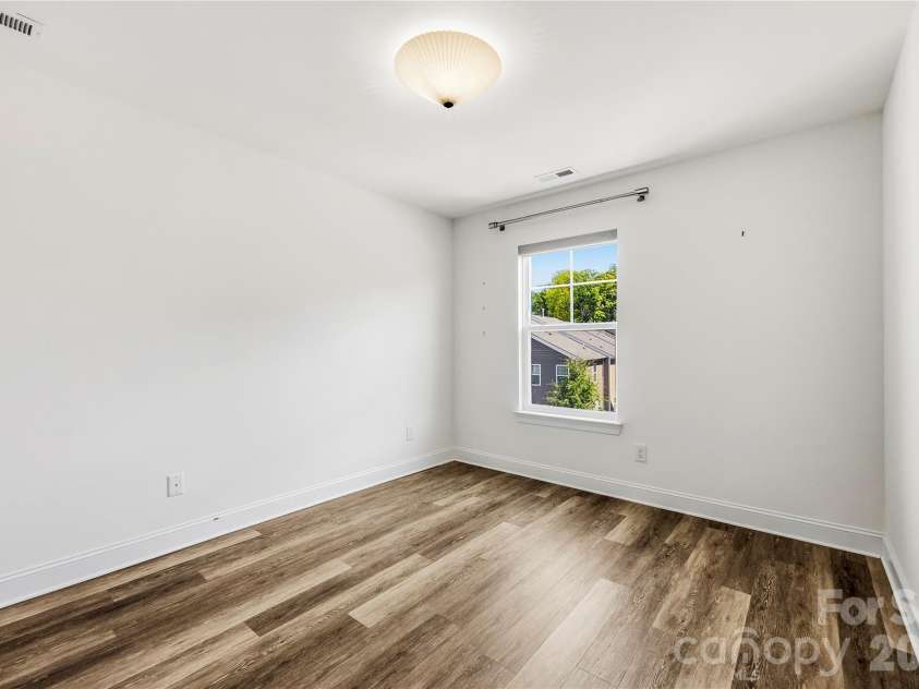 10447 Glenmere Creek Circle, Charlotte, NC 28262.  MLS# CAR4424069, YatesRealty ID 53478. 