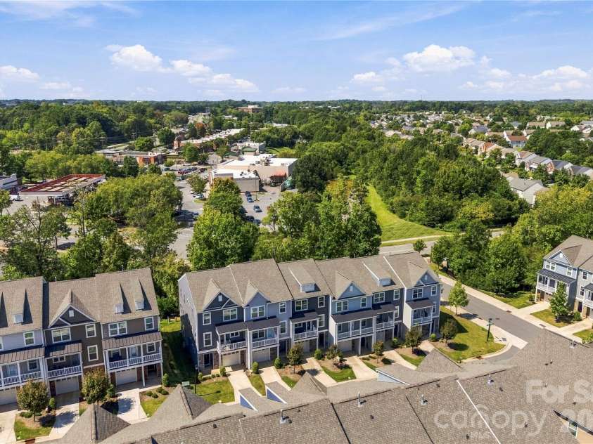 10447 Glenmere Creek Circle, Charlotte, NC 28262.  MLS# CAR4424069, YatesRealty ID 53478. 