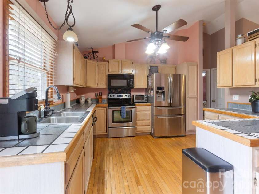 37 Harold Sluder Road, Alexander, NC 28701.  MLS# CAR4346613, YatesRealty ID 5348. 
