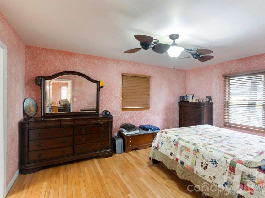 37 Harold Sluder Road, Alexander, NC 28701.  MLS# CAR4346613, YatesRealty ID 5348. 