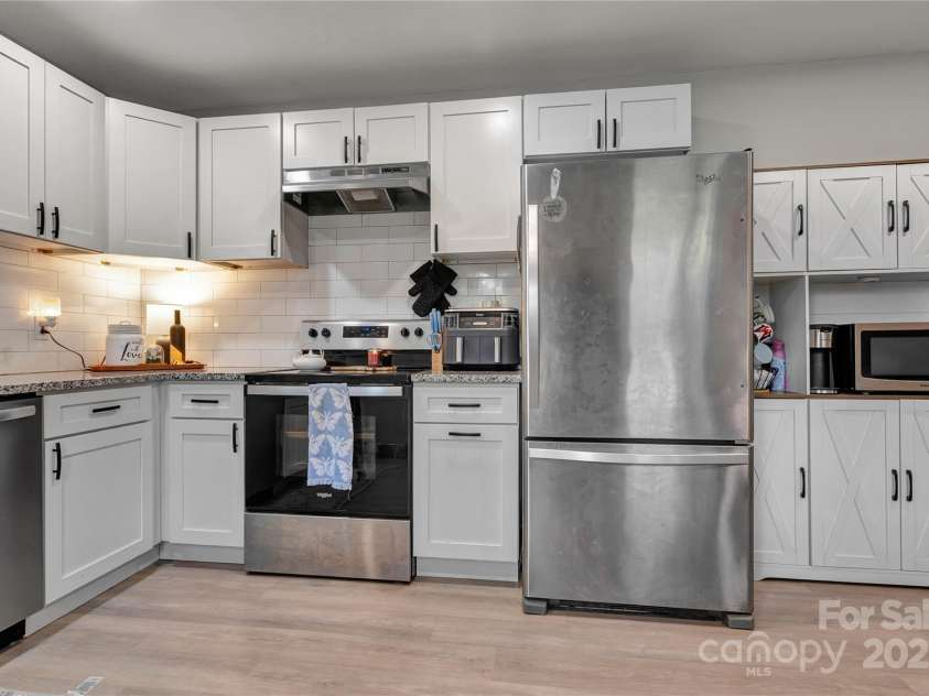 501 Inman Avenue, Bessemer City, NC 28016.  MLS# CAR4240560, YatesRealty ID 5348. 