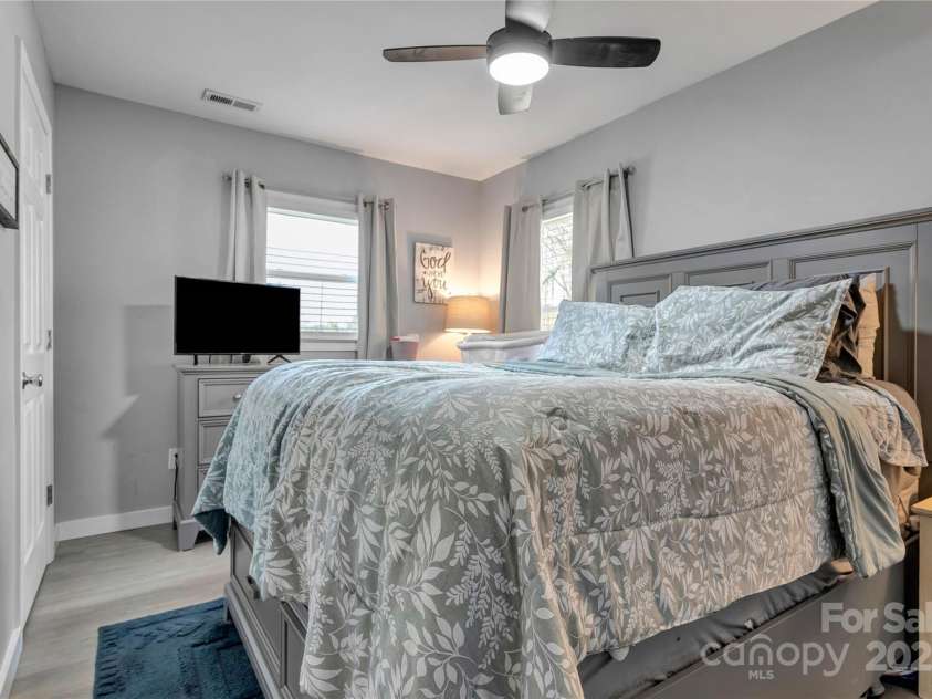 501 Inman Avenue, Bessemer City, NC 28016.  MLS# CAR4240560, YatesRealty ID 5348. 