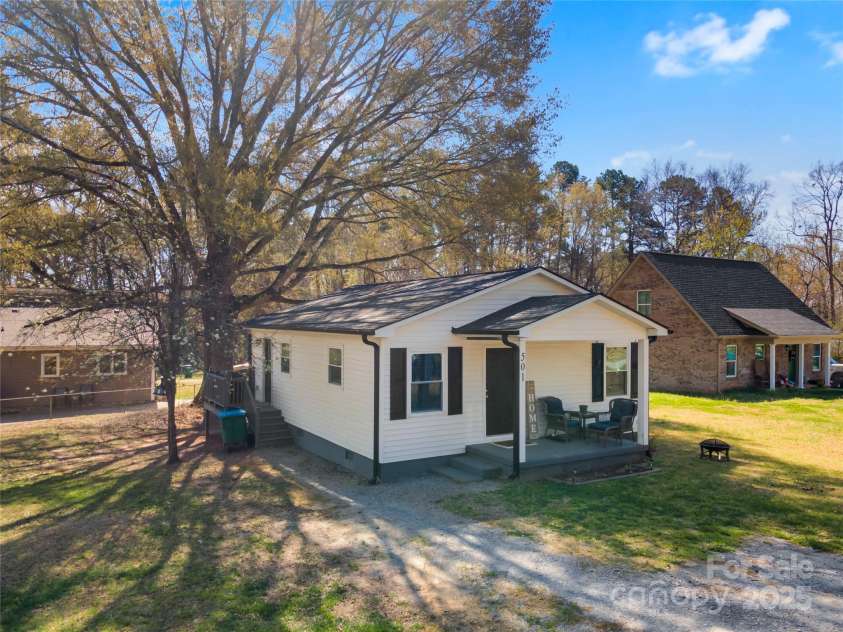 501 Inman Avenue, Bessemer City, NC 28016.  MLS# CAR4240560, YatesRealty ID 5348. 