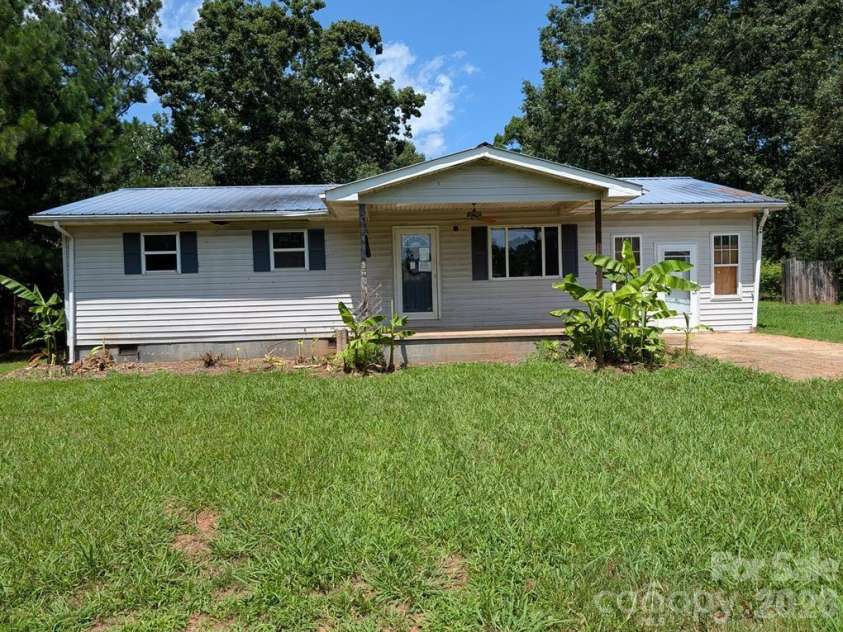 1859 Rollins Drive, Catawba, NC 28609.  MLS# CAR4429198, YatesRealty ID 53489. 