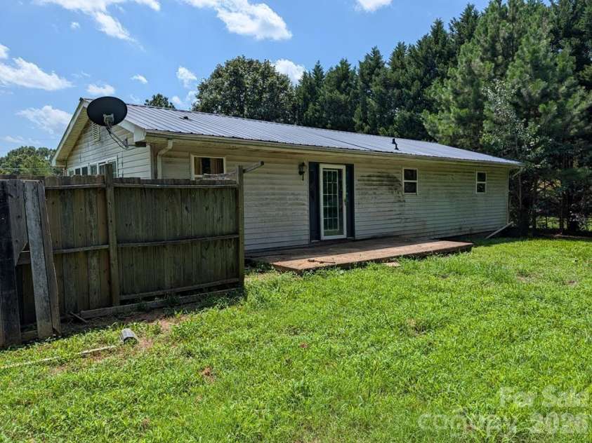 1859 Rollins Drive, Catawba, NC 28609.  MLS# CAR4429198, YatesRealty ID 53489. 