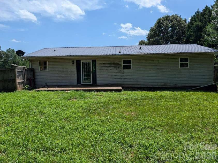 1859 Rollins Drive, Catawba, NC 28609.  MLS# CAR4429198, YatesRealty ID 53489. 