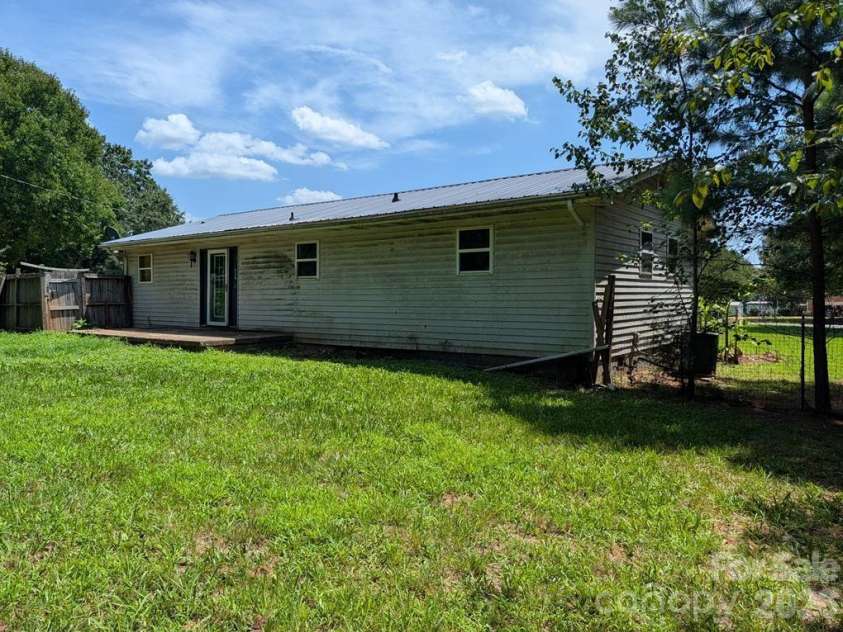 1859 Rollins Drive, Catawba, NC 28609.  MLS# CAR4429198, YatesRealty ID 53489. 