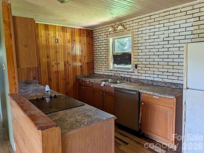1859 Rollins Drive, Catawba, NC 28609.  MLS# CAR4429198, YatesRealty ID 53489. 