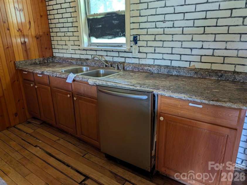 1859 Rollins Drive, Catawba, NC 28609.  MLS# CAR4429198, YatesRealty ID 53489. 