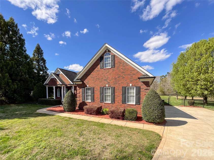 1406 Kent Court, Monroe, NC 28110.  MLS# CAR4357976, YatesRealty ID 5349. 