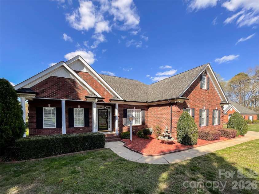1406 Kent Court, Monroe, NC 28110.  MLS# CAR4357976, YatesRealty ID 5349. 