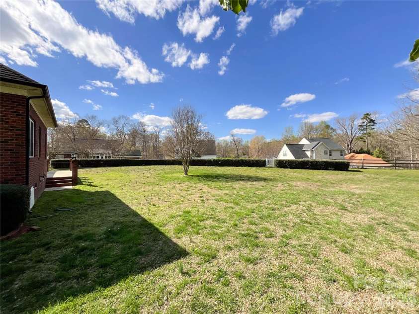 1406 Kent Court, Monroe, NC 28110.  MLS# CAR4357976, YatesRealty ID 5349. 