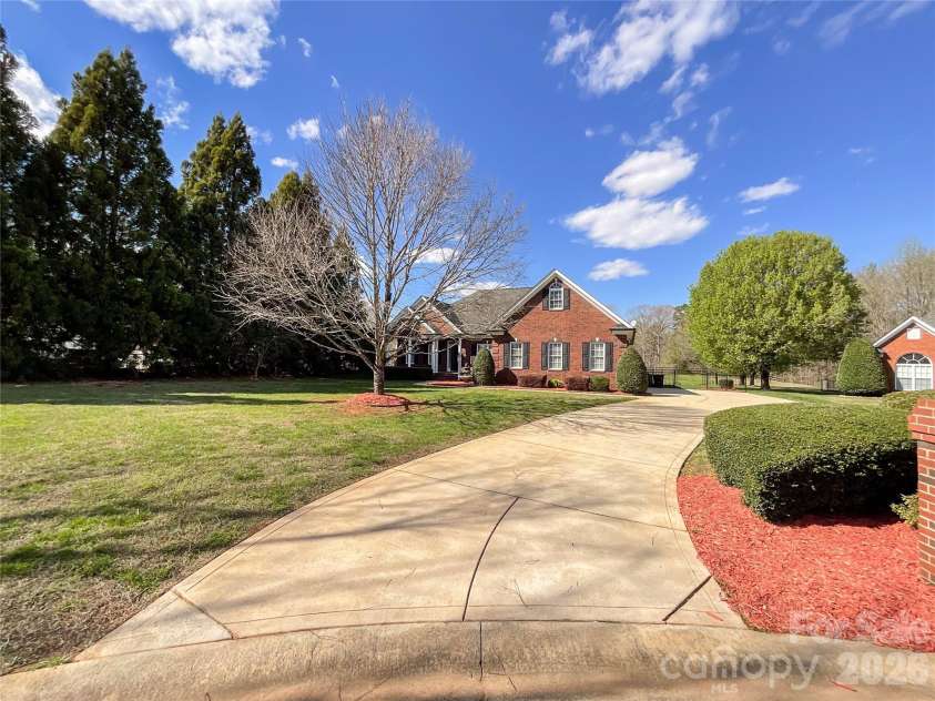 1406 Kent Court, Monroe, NC 28110.  MLS# CAR4357976, YatesRealty ID 5349. 