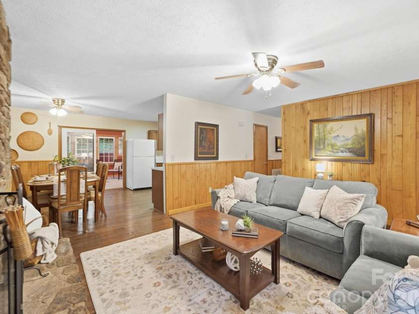 1424 Big Cove Road, Waynesville, NC 28786.  MLS# CAR4418496, YatesRealty ID 53492. 