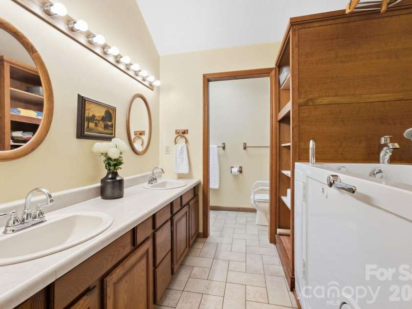 1424 Big Cove Road, Waynesville, NC 28786.  MLS# CAR4418496, YatesRealty ID 53492. 
