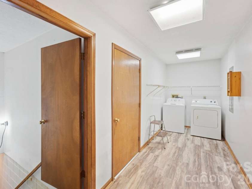 1424 Big Cove Road, Waynesville, NC 28786.  MLS# CAR4418496, YatesRealty ID 53492. 