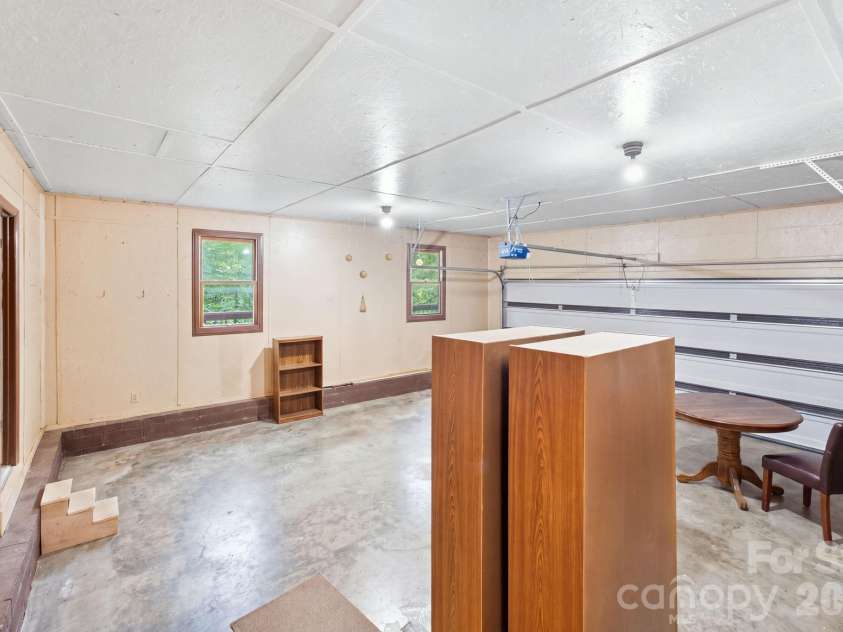 1424 Big Cove Road, Waynesville, NC 28786.  MLS# CAR4418496, YatesRealty ID 53492. 