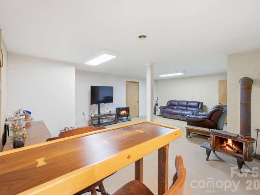 1424 Big Cove Road, Waynesville, NC 28786.  MLS# CAR4418496, YatesRealty ID 53492. 