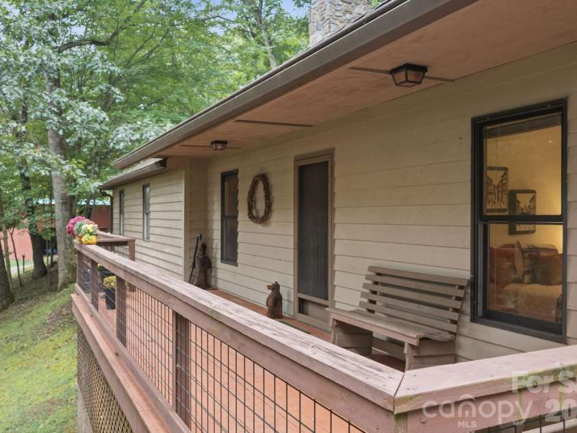 1424 Big Cove Road, Waynesville, NC 28786.  MLS# CAR4418496, YatesRealty ID 53492. 