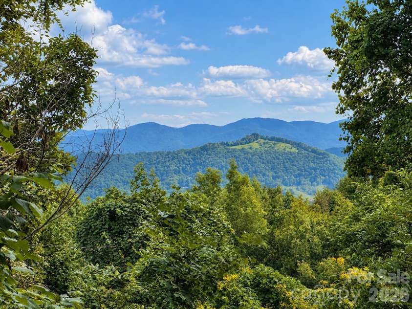 30 Baguette Boulevard, Waynesville, NC 28785.  MLS# CAR4427125, YatesRealty ID 53494. 