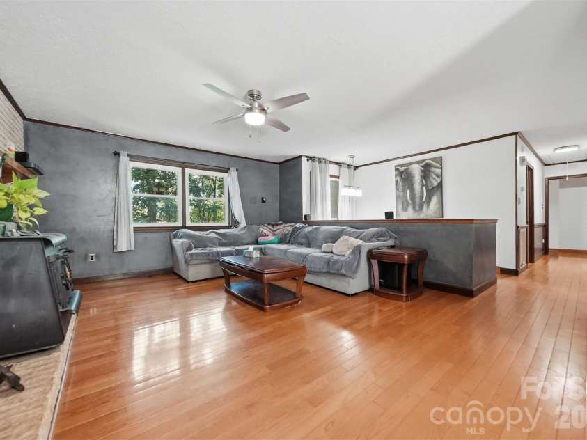 1924 Braswell Place, Lenoir, NC 28645.  MLS# CAR4410995, YatesRealty ID 53495. 
