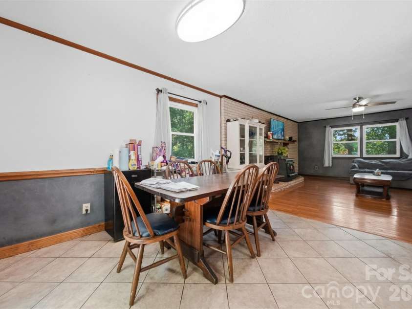 1924 Braswell Place, Lenoir, NC 28645.  MLS# CAR4410995, YatesRealty ID 53495. 