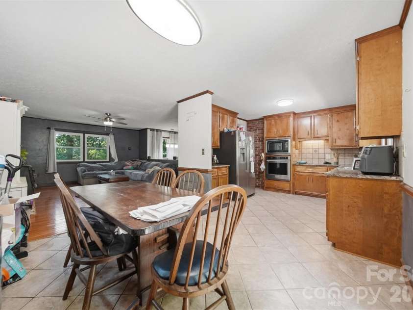 1924 Braswell Place, Lenoir, NC 28645.  MLS# CAR4410995, YatesRealty ID 53495. 
