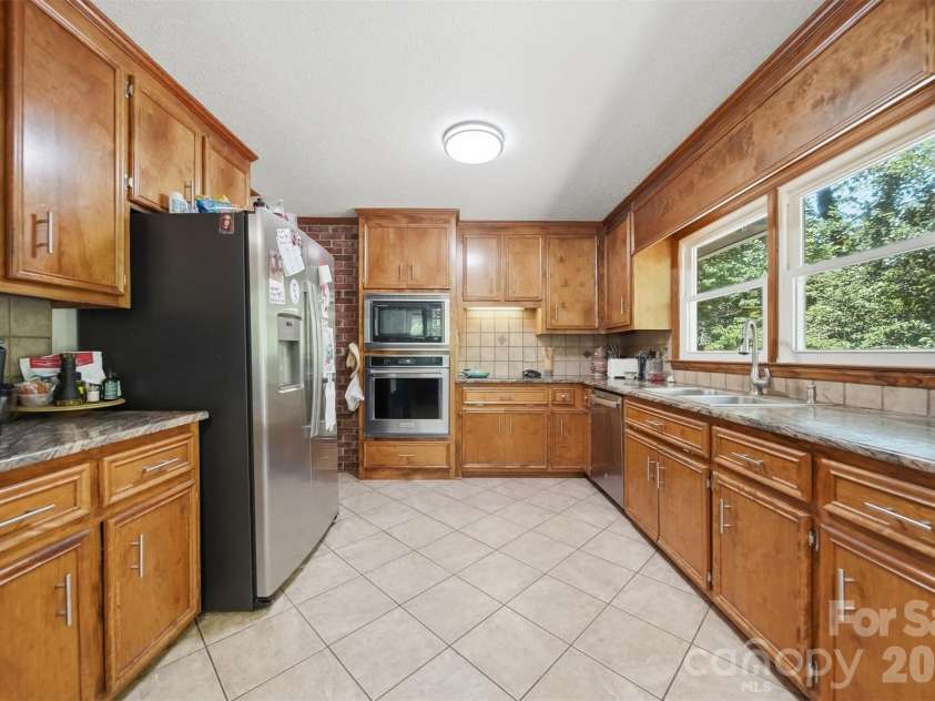 1924 Braswell Place, Lenoir, NC 28645.  MLS# CAR4410995, YatesRealty ID 53495. 