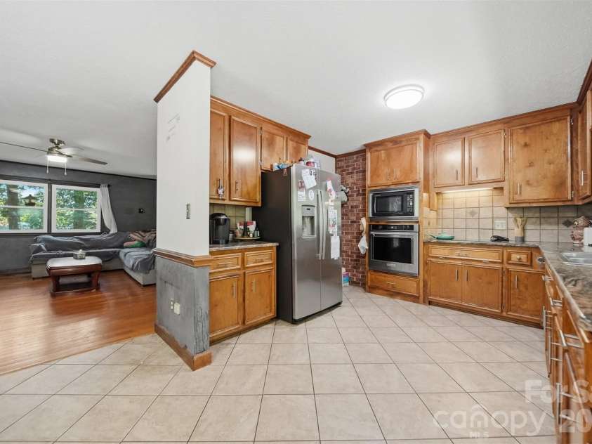 1924 Braswell Place, Lenoir, NC 28645.  MLS# CAR4410995, YatesRealty ID 53495. 