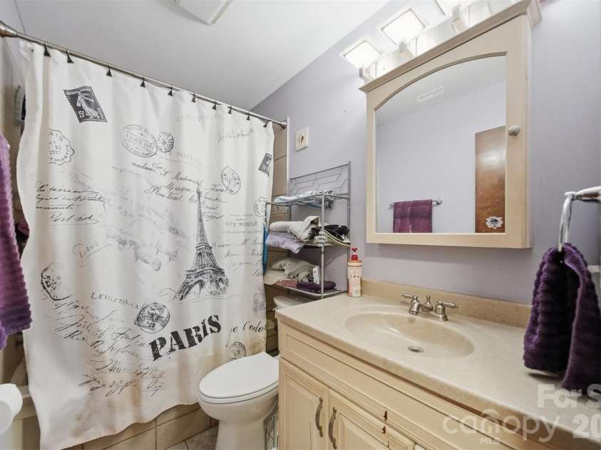 1924 Braswell Place, Lenoir, NC 28645.  MLS# CAR4410995, YatesRealty ID 53495. 