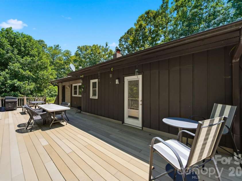 1924 Braswell Place, Lenoir, NC 28645.  MLS# CAR4410995, YatesRealty ID 53495. 