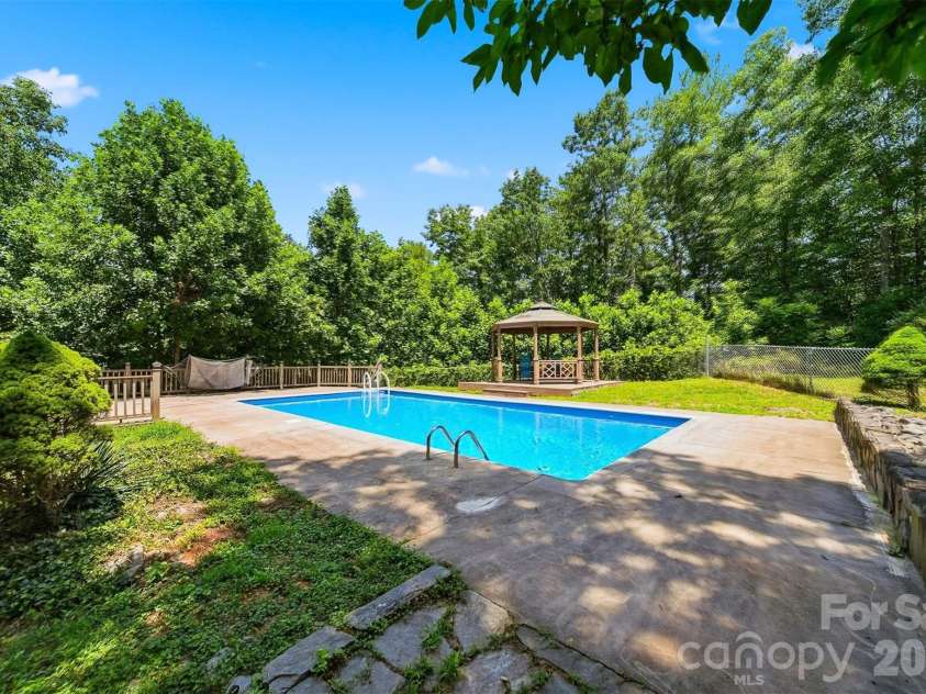 1924 Braswell Place, Lenoir, NC 28645.  MLS# CAR4410995, YatesRealty ID 53495. 