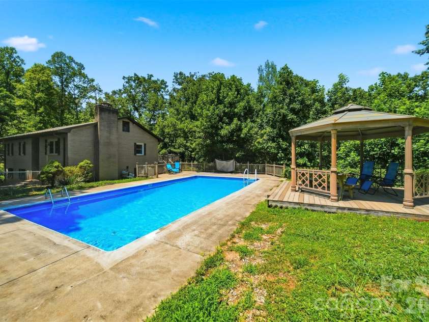 1924 Braswell Place, Lenoir, NC 28645.  MLS# CAR4410995, YatesRealty ID 53495. 