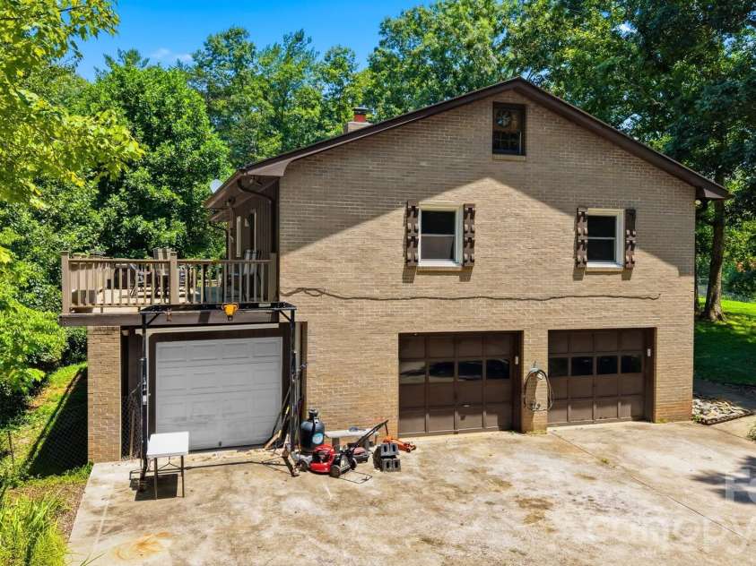 1924 Braswell Place, Lenoir, NC 28645.  MLS# CAR4410995, YatesRealty ID 53495. 