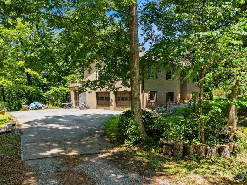 1924 Braswell Place, Lenoir, NC 28645.  MLS# CAR4410995, YatesRealty ID 53495. 