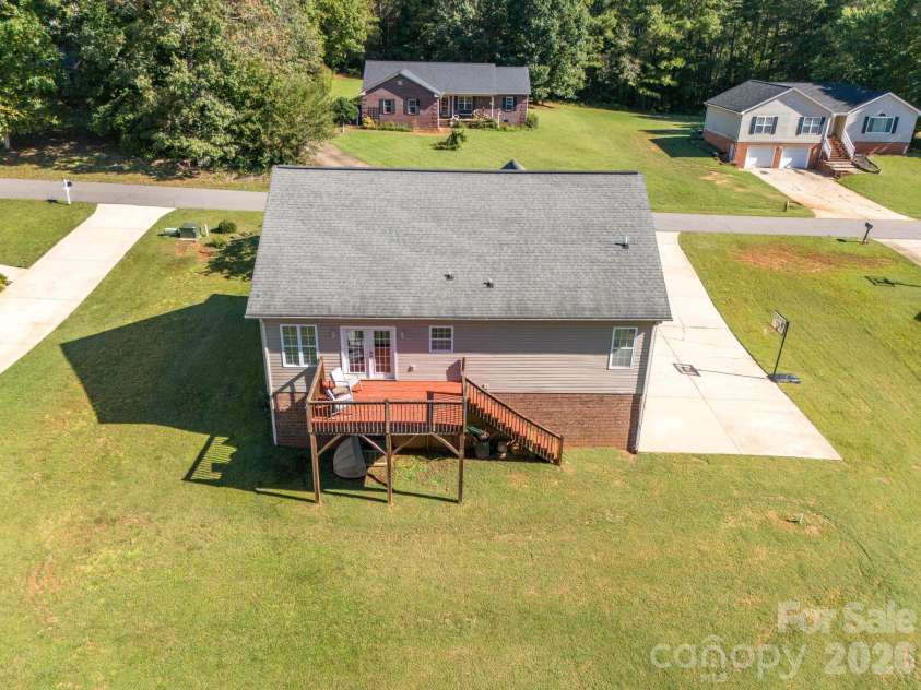 9530 Driftwood Court, Hickory, NC 28601.  MLS# CAR4429180, YatesRealty ID 53497. 