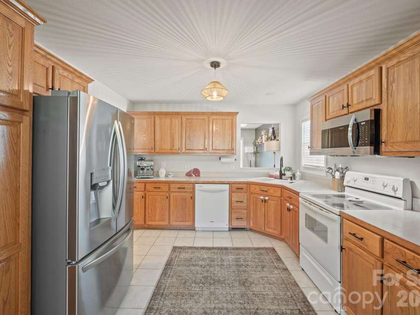 9530 Driftwood Court, Hickory, NC 28601.  MLS# CAR4429180, YatesRealty ID 53497. 