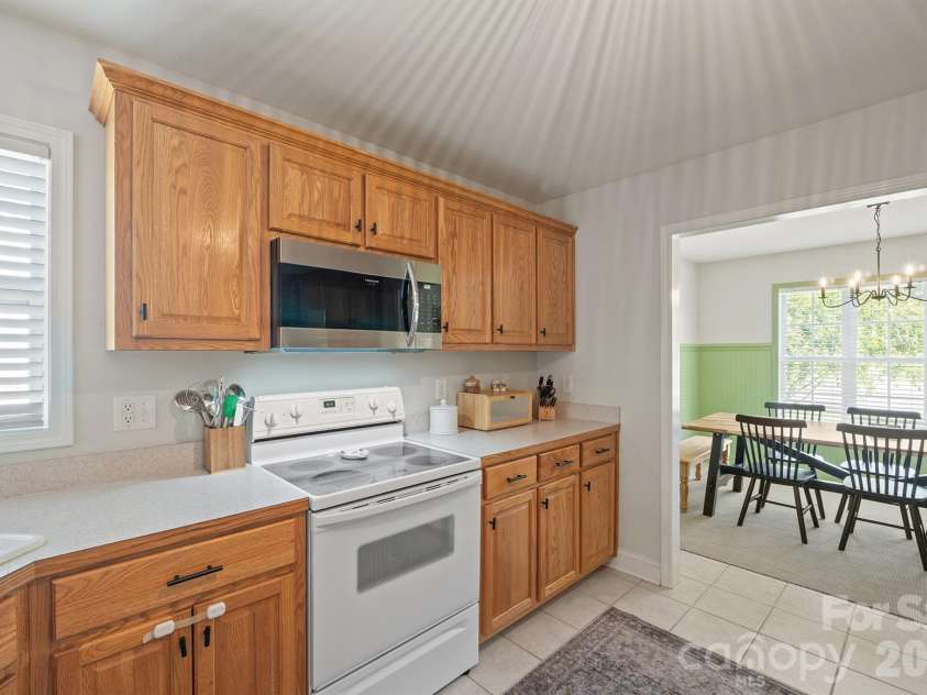 9530 Driftwood Court, Hickory, NC 28601.  MLS# CAR4429180, YatesRealty ID 53497. 