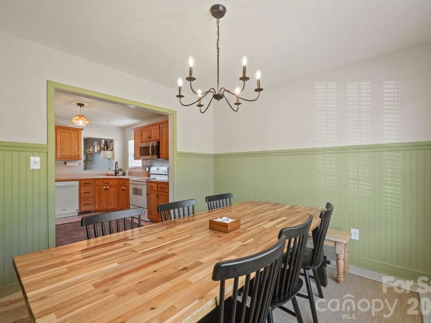 9530 Driftwood Court, Hickory, NC 28601.  MLS# CAR4429180, YatesRealty ID 53497. 