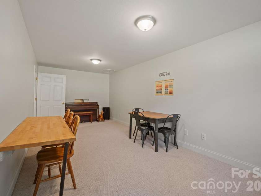 9530 Driftwood Court, Hickory, NC 28601.  MLS# CAR4429180, YatesRealty ID 53497. 