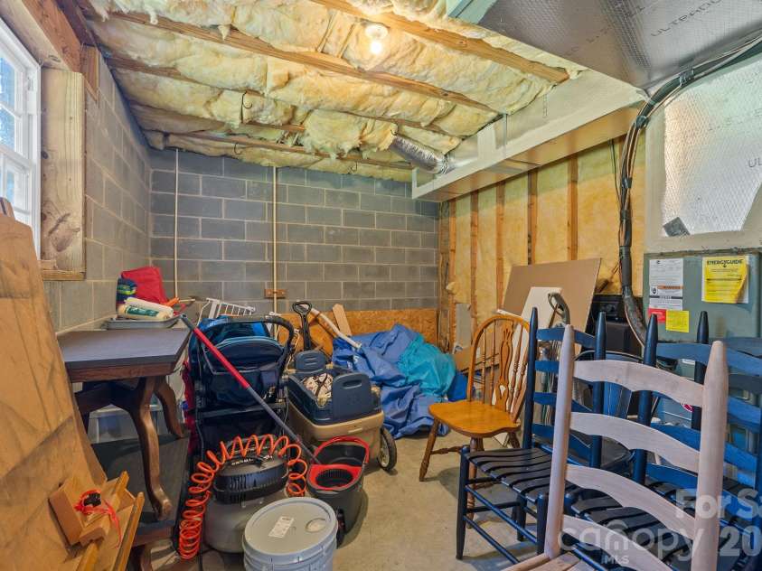 9530 Driftwood Court, Hickory, NC 28601.  MLS# CAR4429180, YatesRealty ID 53497. 