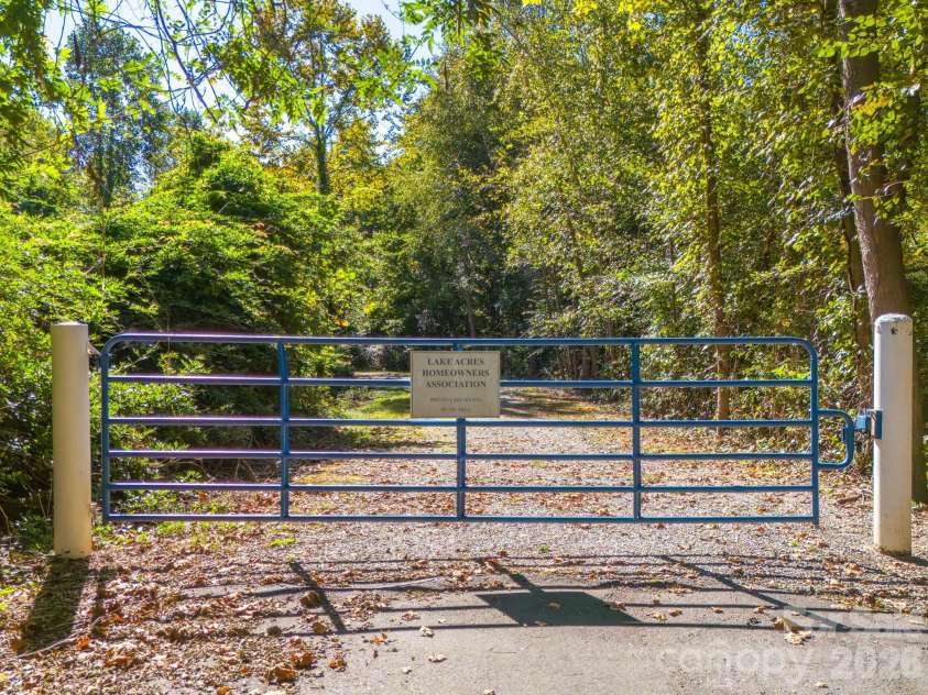 9530 Driftwood Court, Hickory, NC 28601.  MLS# CAR4429180, YatesRealty ID 53497. 