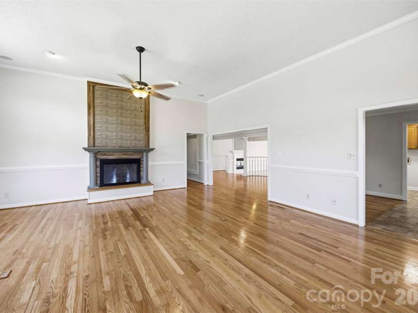 100 Country Creek Drive, Kings Mountain, NC 28086.  MLS# CAR4428896, YatesRealty ID 53498. 