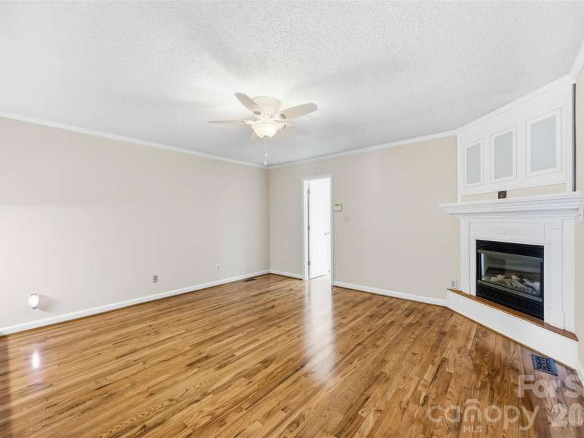 100 Country Creek Drive, Kings Mountain, NC 28086.  MLS# CAR4428896, YatesRealty ID 53498. 