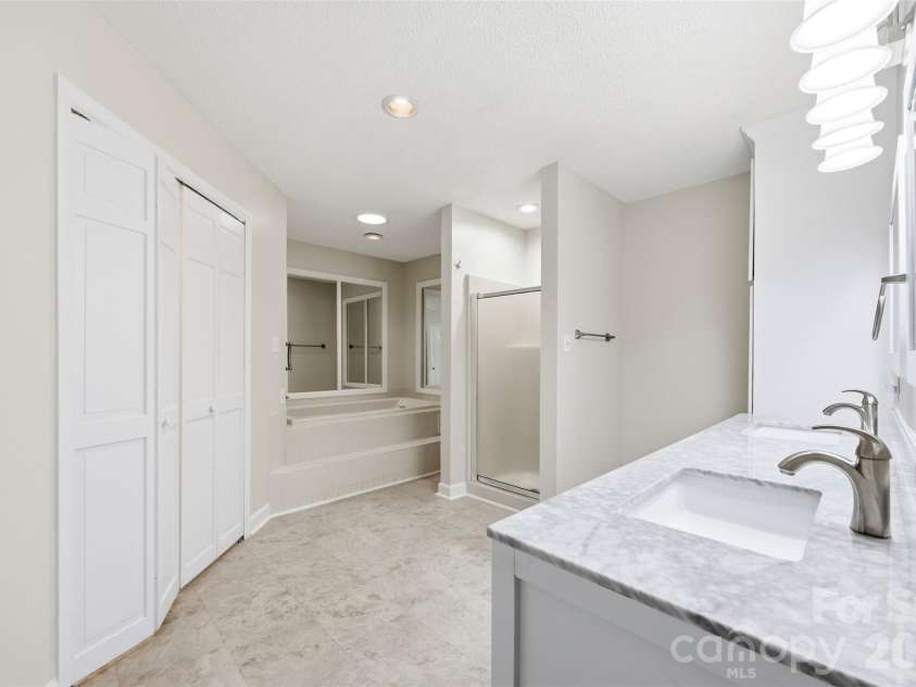 100 Country Creek Drive, Kings Mountain, NC 28086.  MLS# CAR4428896, YatesRealty ID 53498. 