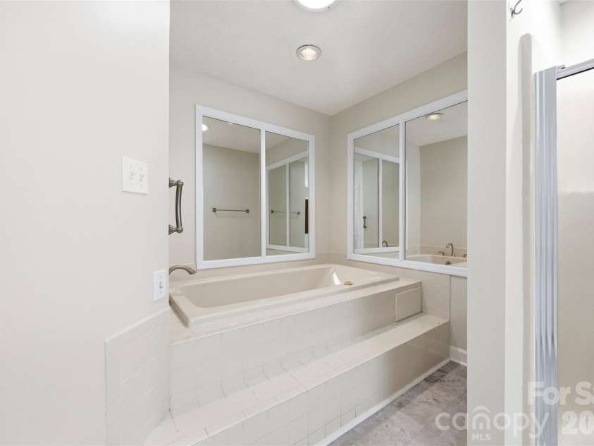 100 Country Creek Drive, Kings Mountain, NC 28086.  MLS# CAR4428896, YatesRealty ID 53498. 