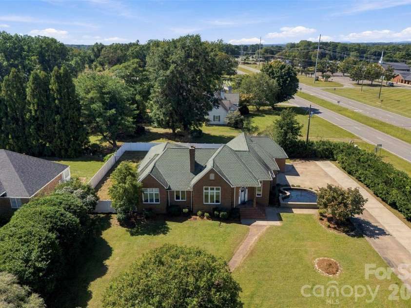 100 Country Creek Drive, Kings Mountain, NC 28086.  MLS# CAR4428896, YatesRealty ID 53498. 