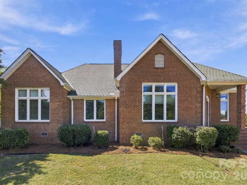 100 Country Creek Drive, Kings Mountain, NC 28086.  MLS# CAR4428896, YatesRealty ID 53498. 