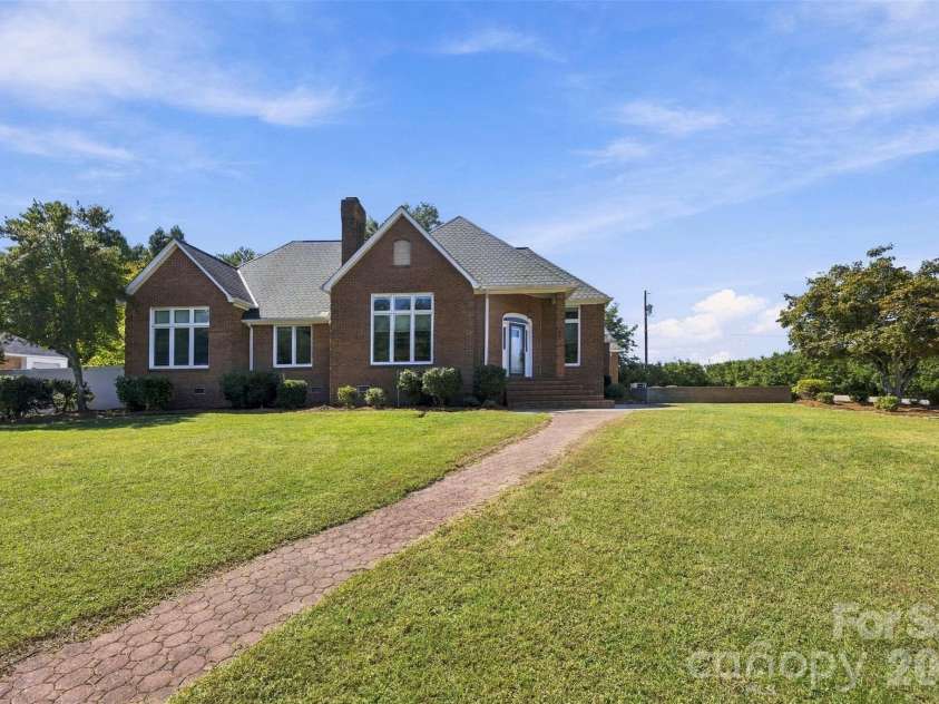100 Country Creek Drive, Kings Mountain, NC 28086.  MLS# CAR4428896, YatesRealty ID 53498. 