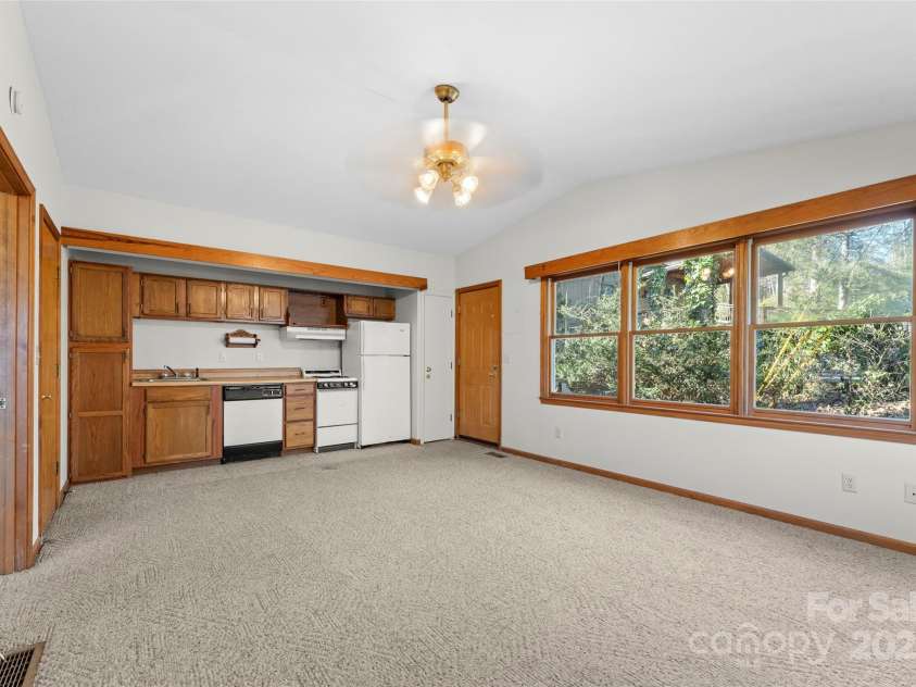 550 Kinross Drive, Flat Rock, NC 28731.  MLS# CAR4215035, YatesRealty ID 535. Main living area in guest quarters